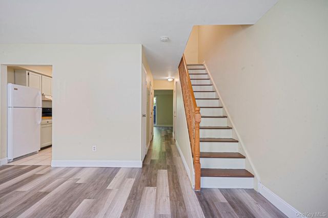 102 Hill Spur, Calverton, NY 11933