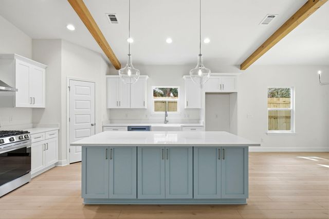 8511 Barrancas Street, Navarre, FL 32566