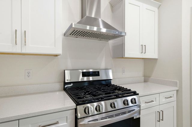 8511 Barrancas Street, Navarre, FL 32566