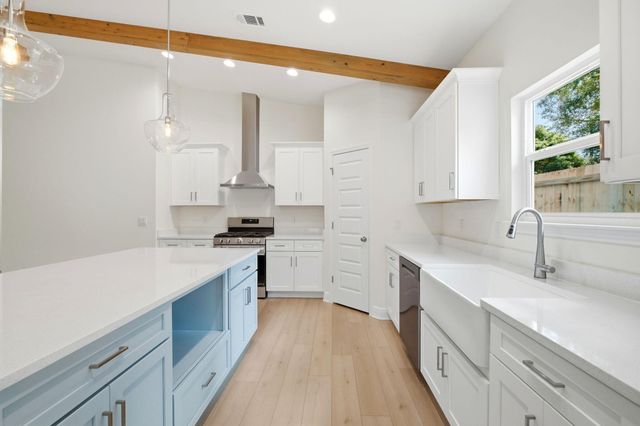 8511 Barrancas Street, Navarre, FL 32566