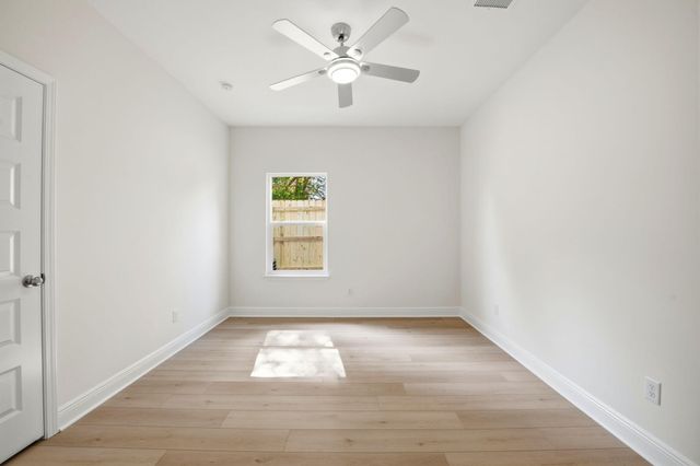 8511 Barrancas Street, Navarre, FL 32566