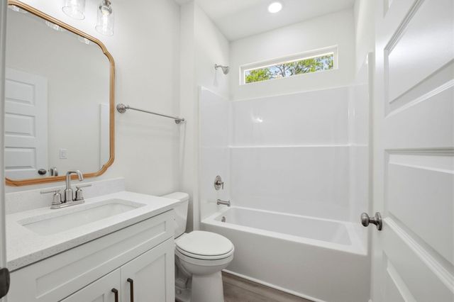 8511 Barrancas Street, Navarre, FL 32566