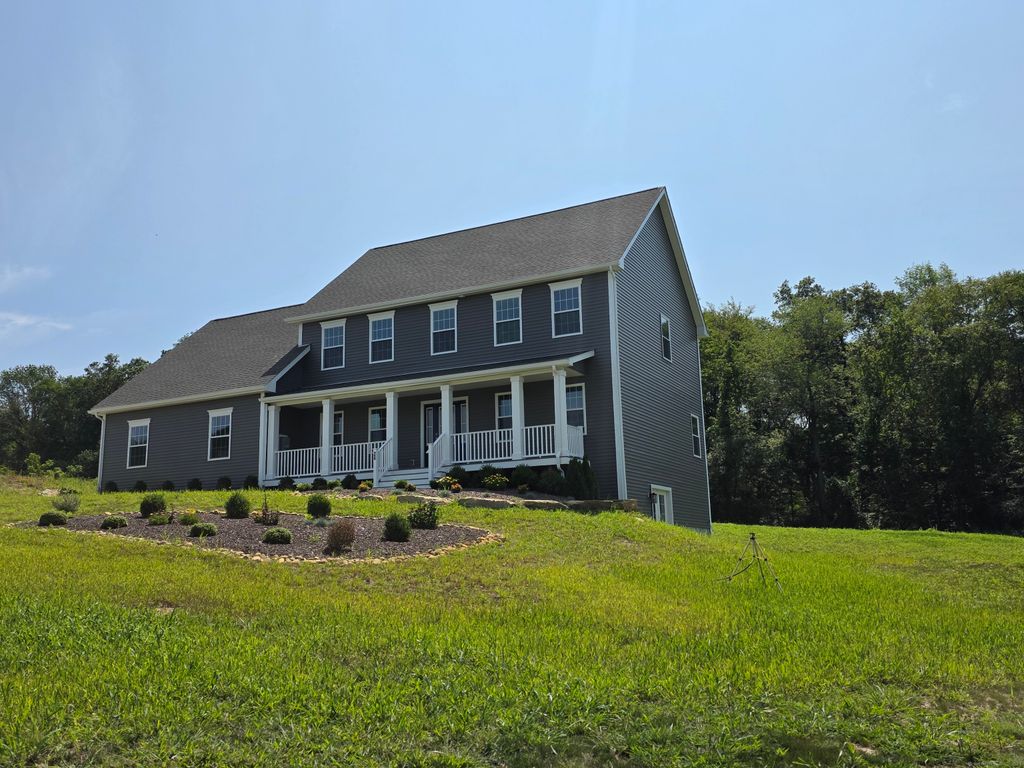 26 Farm View Drive, Norwich, CT 06360