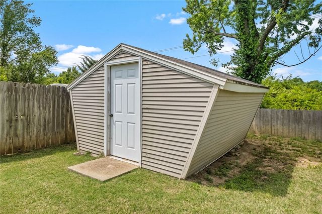 3717 W Easy Street, Rogers, AR 72756