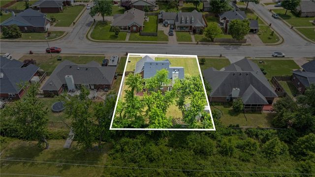 3717 W Easy Street, Rogers, AR 72756