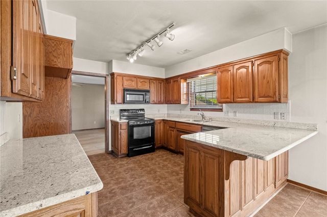 3717 W Easy Street, Rogers, AR 72756