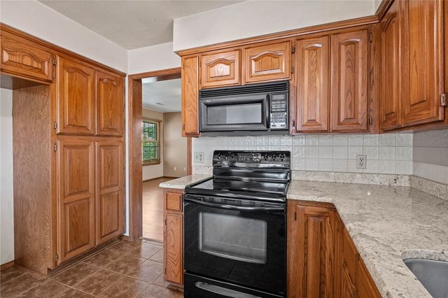 3717 W Easy Street, Rogers, AR 72756