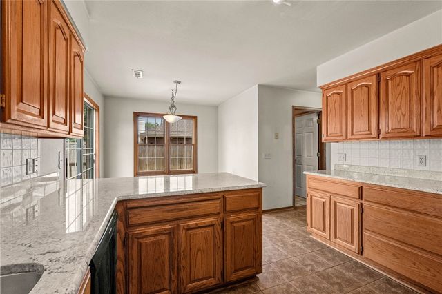3717 W Easy Street, Rogers, AR 72756