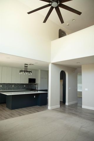 106 Marina Ln, Waterford, CA 95386