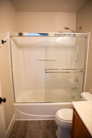 106 Marina Ln, Waterford, CA 95386