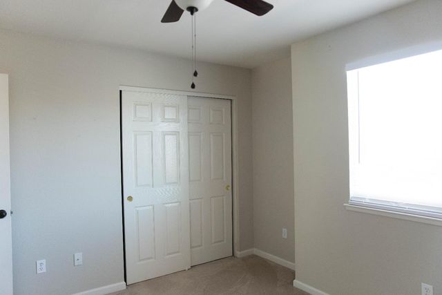 106 Marina Ln, Waterford, CA 95386