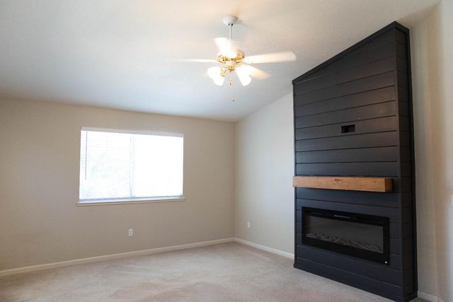 106 Marina Ln, Waterford, CA 95386