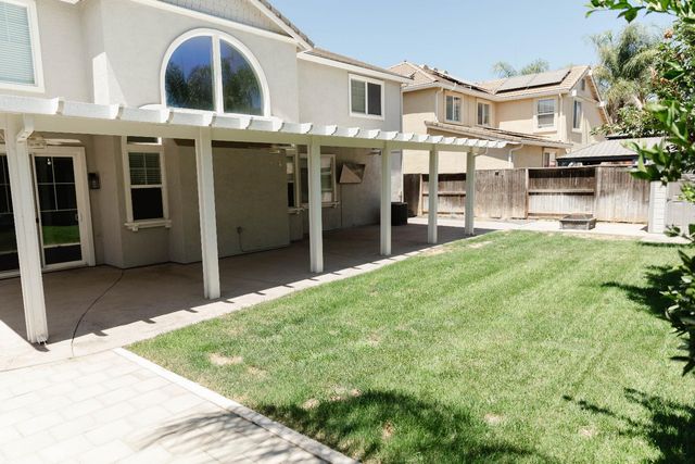 106 Marina Ln, Waterford, CA 95386