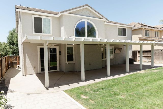 106 Marina Ln, Waterford, CA 95386