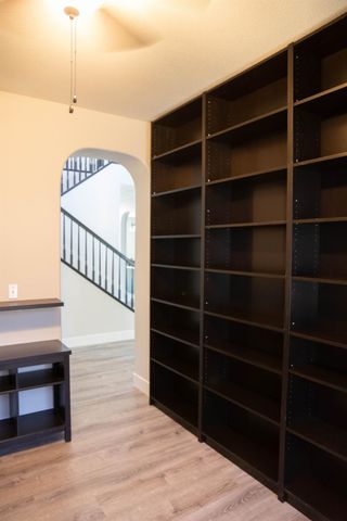 106 Marina Ln, Waterford, CA 95386