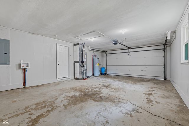 210 Cottonwood Drive, Anderson, IN 46012