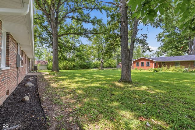 210 Cottonwood Drive, Anderson, IN 46012