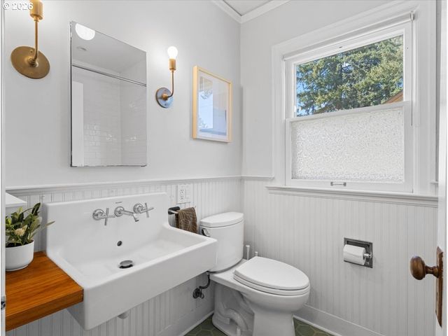 5806 Se NEHALEM St, Portland, OR 97206