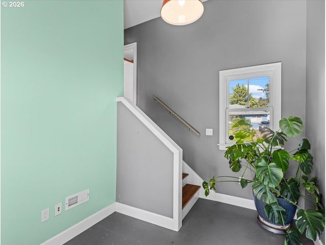 5806 Se NEHALEM St, Portland, OR 97206