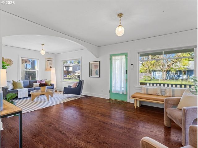 5806 Se NEHALEM St, Portland, OR 97206