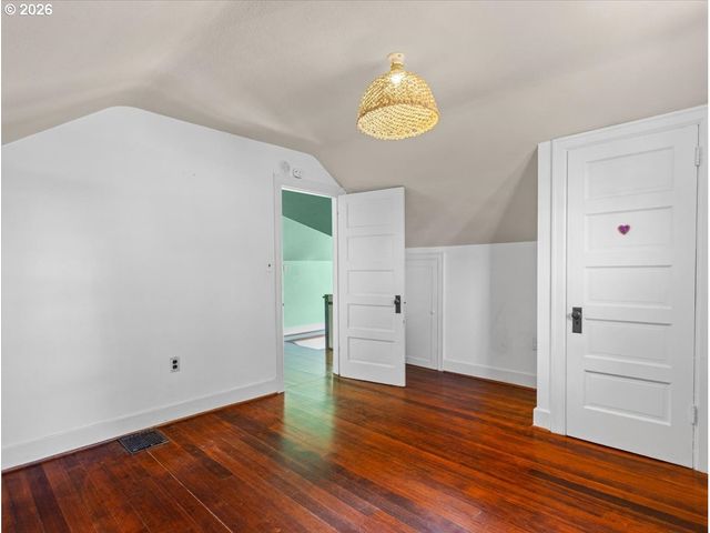 5806 Se NEHALEM St, Portland, OR 97206