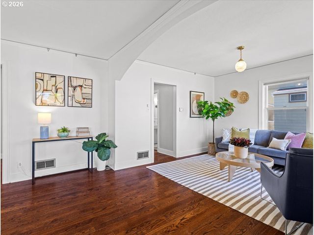 5806 Se NEHALEM St, Portland, OR 97206