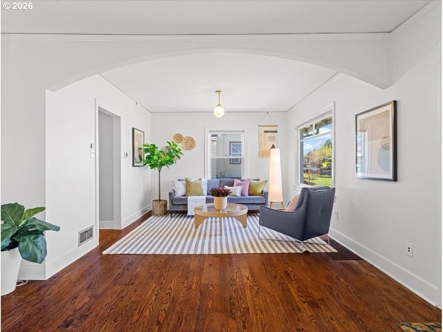 5806 Se NEHALEM St, Portland, OR 97206