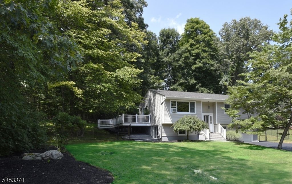 336 Conklintown Rd, Ringwood Boro, NJ 07456