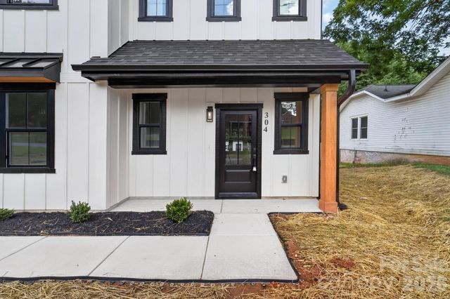 304 N 14th Street, Bessemer City, NC 28016