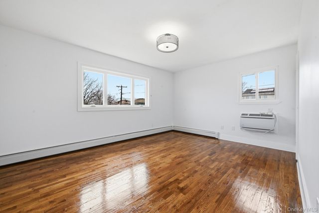 341 Green Court, Oceanside, NY 11572