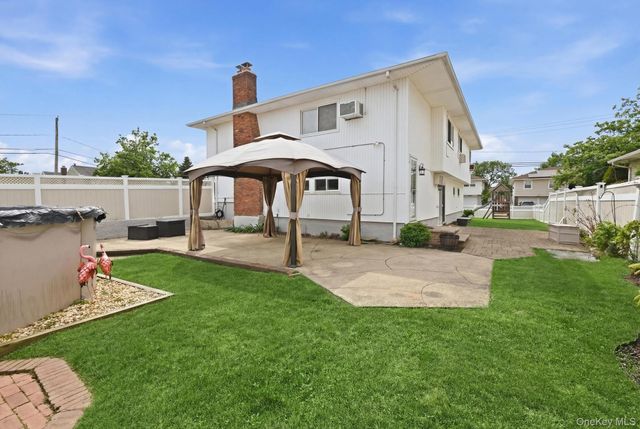 341 Green Court, Oceanside, NY 11572
