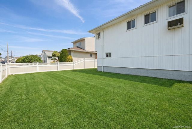 341 Green Court, Oceanside, NY 11572