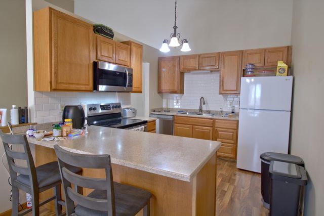 214 Shawnee Trail, Shakopee, MN 55379