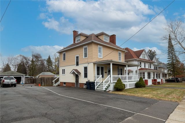 25 N Main St, Geneva City, NY 14456