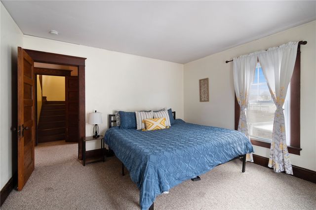 25 N Main St, Geneva City, NY 14456