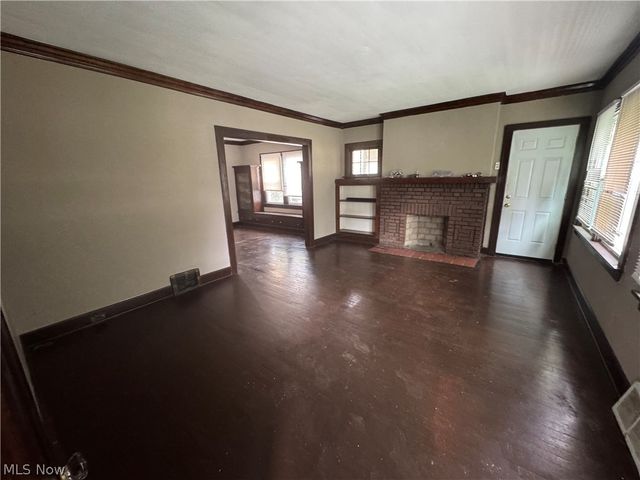 2982 Martin Luther King Jr Drive Down, Cleveland, OH 44104