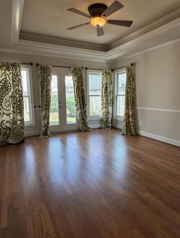 3752 Rice Boulevard, West University Place, TX 77005