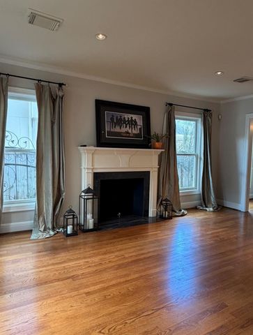 3752 Rice Boulevard, West University Place, TX 77005