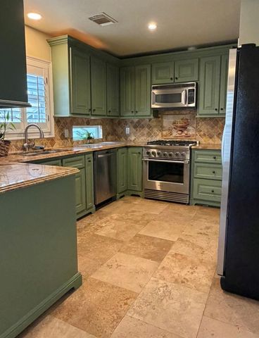 3752 Rice Boulevard, West University Place, TX 77005