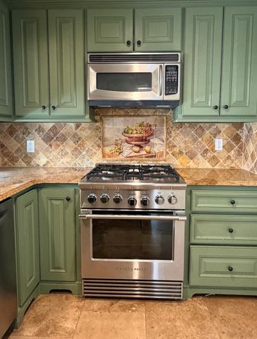 3752 Rice Boulevard, West University Place, TX 77005