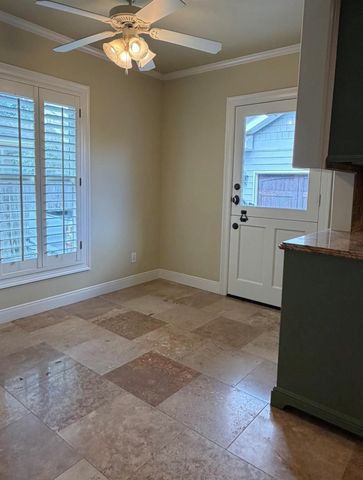 3752 Rice Boulevard, West University Place, TX 77005