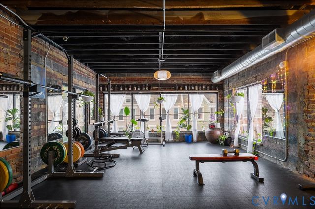 2614 W Cary St, Richmond, VA 23220