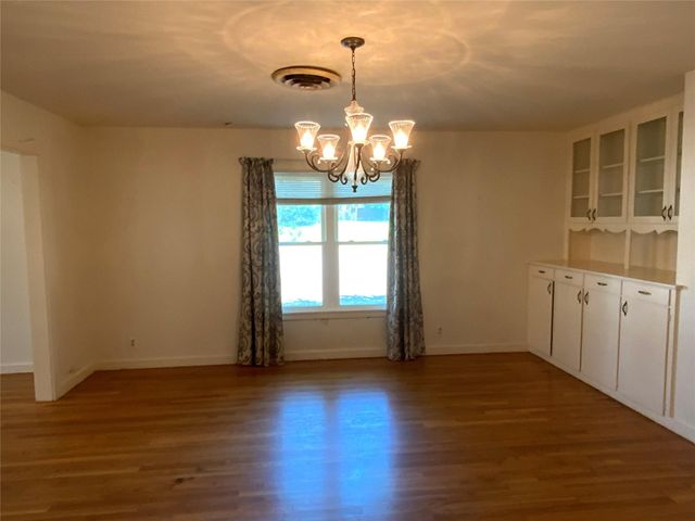 408 S Grimes ST, Giddings, TX 78942