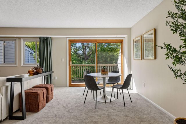 8948 Neill Lake Road B, Eden Prairie, MN 55347