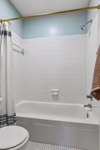 8948 Neill Lake Road B, Eden Prairie, MN 55347