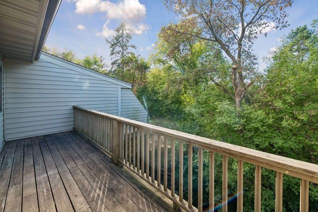 8948 Neill Lake Road B, Eden Prairie, MN 55347