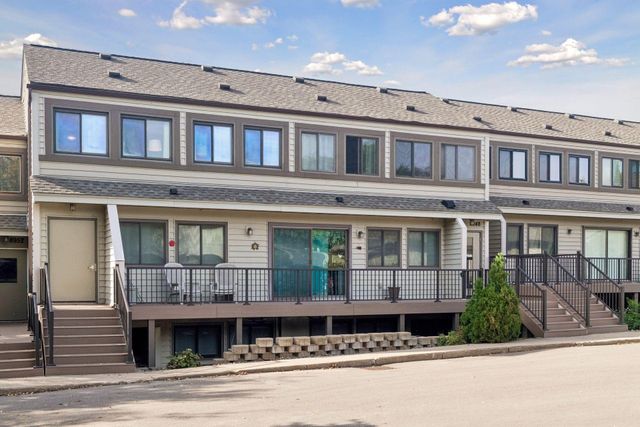 8948 Neill Lake Road B, Eden Prairie, MN 55347