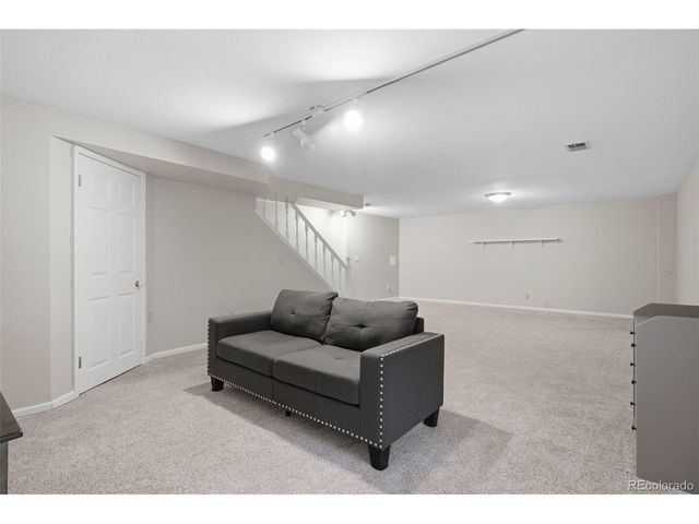 1912 S Balsam St, Lakewood, CO 80227