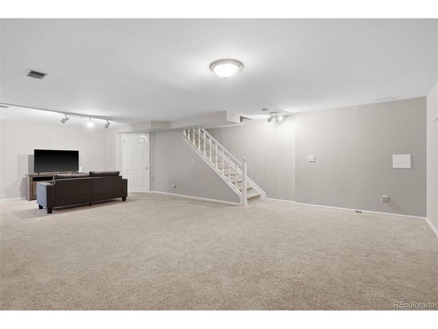 1912 S Balsam St, Lakewood, CO 80227