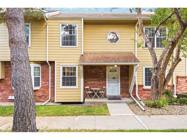 1912 S Balsam St, Lakewood, CO 80227